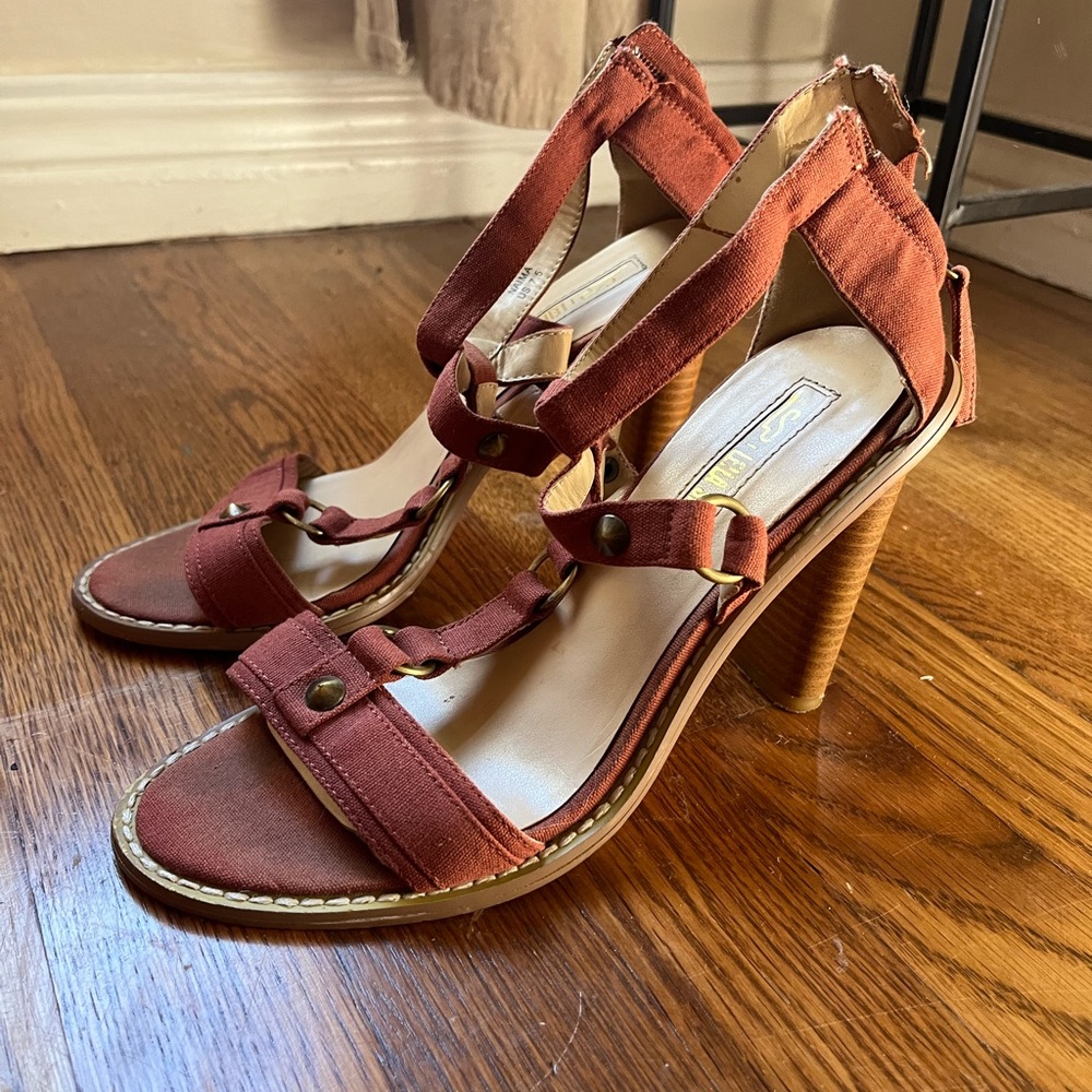 Dusty pink heels
